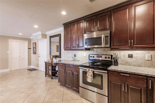 1055 W PEPPERTREE DRIVE 606AA, Sarasota, FL 34242