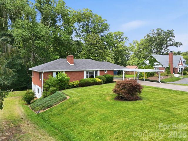 845 Sand Hill Road, Asheville, NC 28806