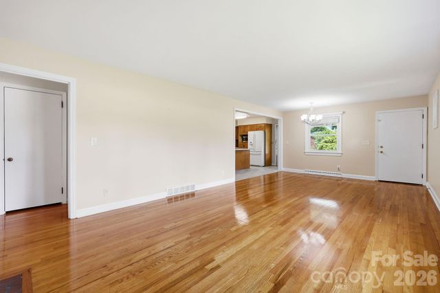 845 Sand Hill Road, Asheville, NC 28806