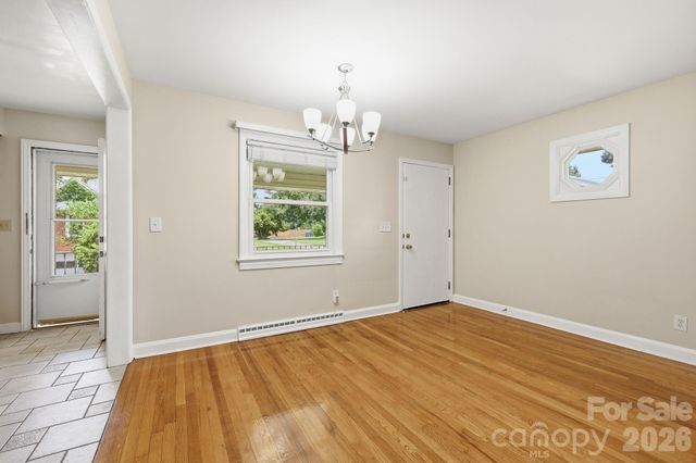 845 Sand Hill Road, Asheville, NC 28806