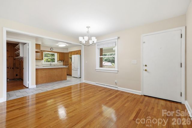 845 Sand Hill Road, Asheville, NC 28806