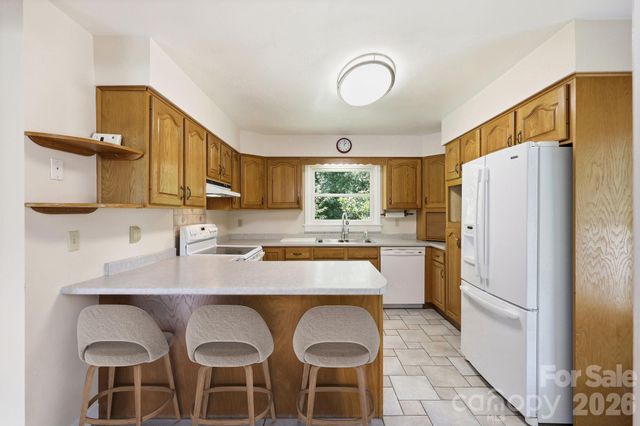 845 Sand Hill Road, Asheville, NC 28806