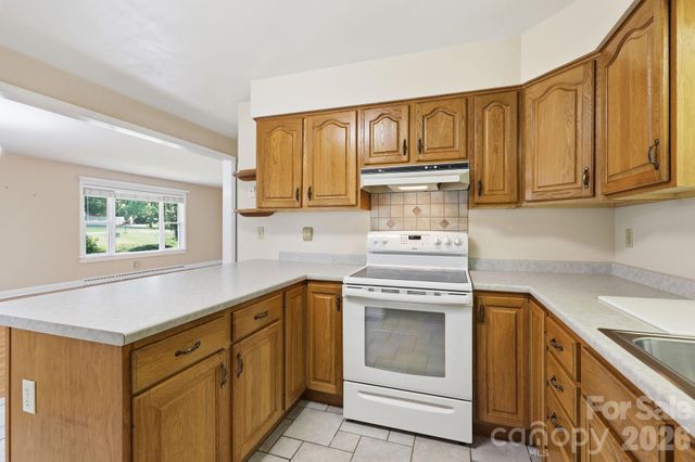 845 Sand Hill Road, Asheville, NC 28806