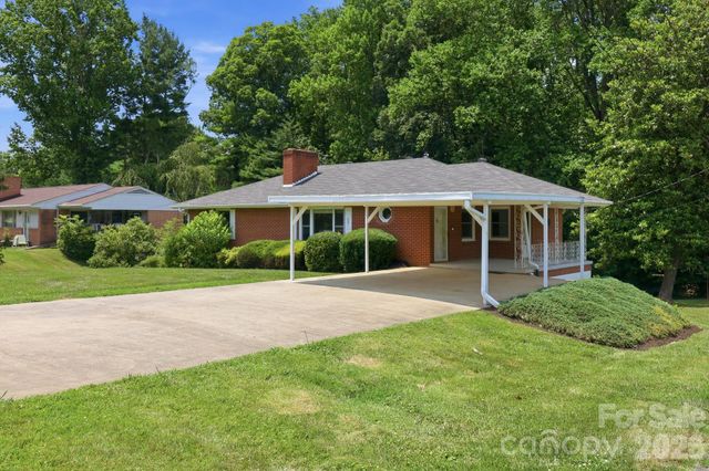 845 Sand Hill Road, Asheville, NC 28806