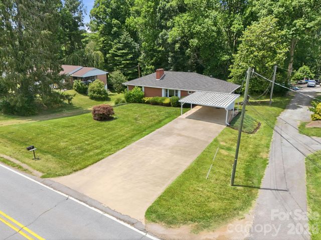 845 Sand Hill Road, Asheville, NC 28806