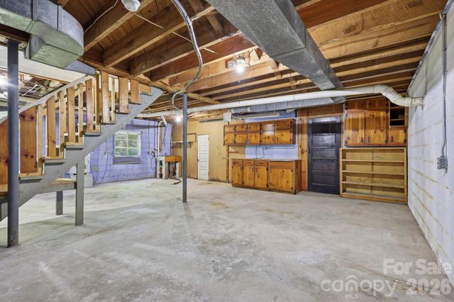 845 Sand Hill Road, Asheville, NC 28806