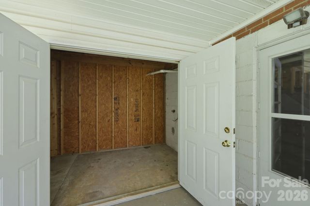845 Sand Hill Road, Asheville, NC 28806