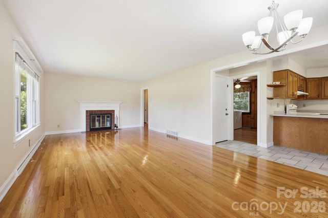 845 Sand Hill Road, Asheville, NC 28806
