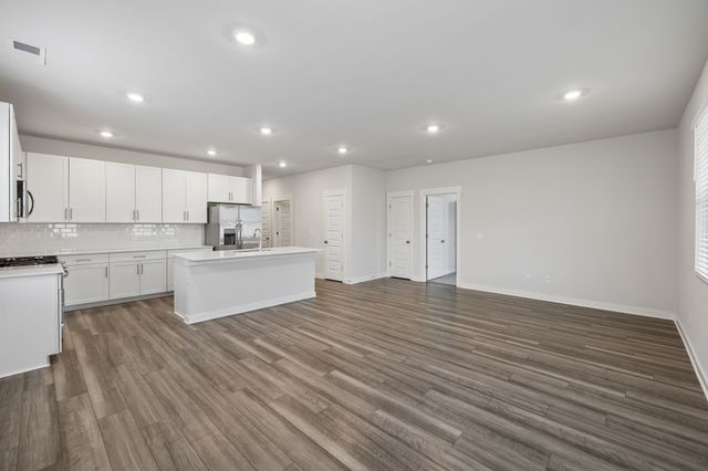 1214 Inverness Pass, Lebanon, TN 37087