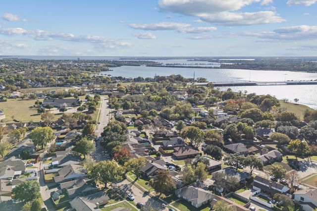 5909 Mark Lane, Rowlett, TX 75089