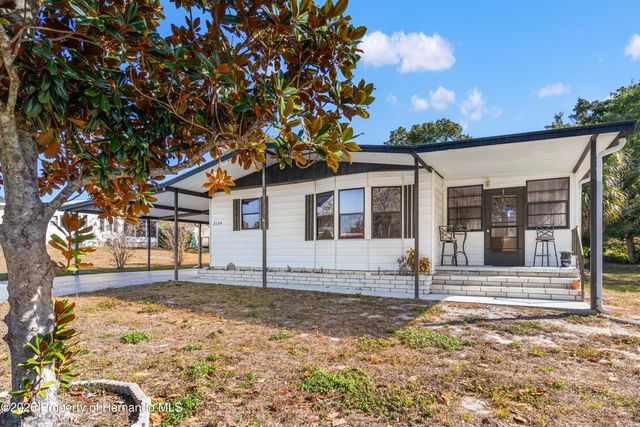 8134 Stockholm Street, Brooksville, FL 34613