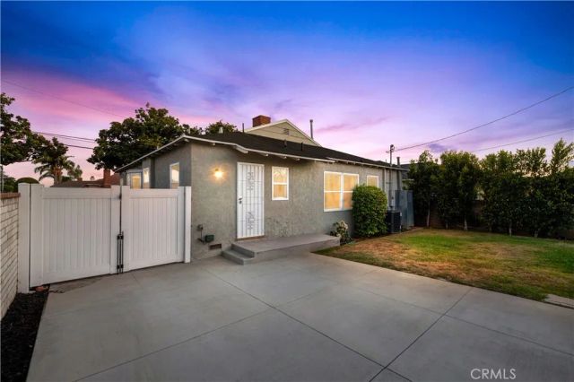 2715 W Hardy Street, Inglewood, CA 90305
