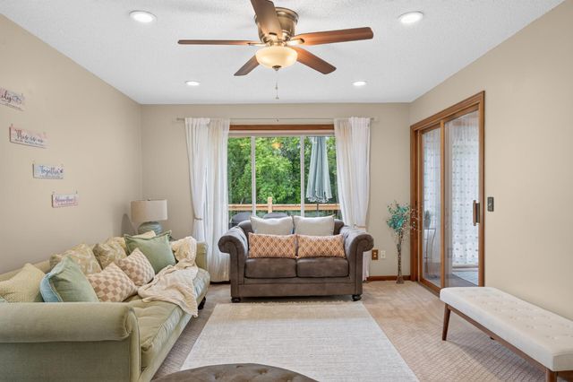 18425 Harrogate Drive, Eden Prairie, MN 55346