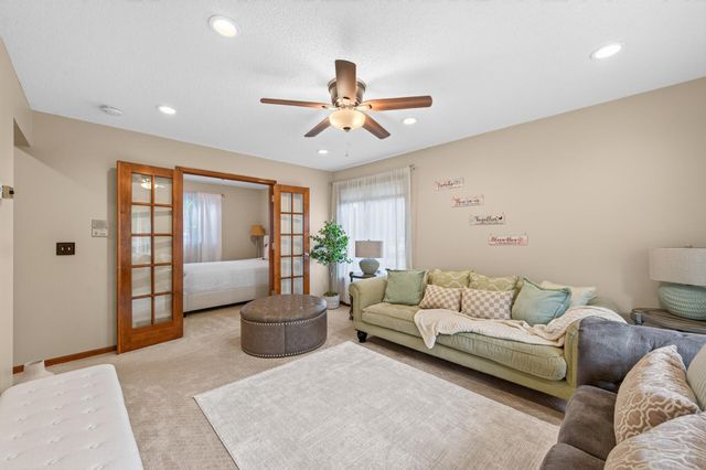 18425 Harrogate Drive, Eden Prairie, MN 55346