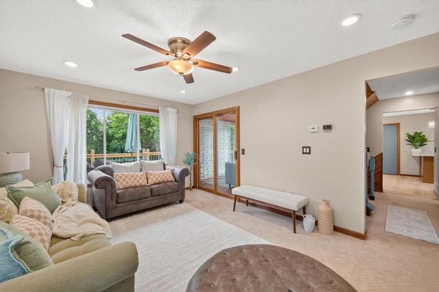 18425 Harrogate Drive, Eden Prairie, MN 55346