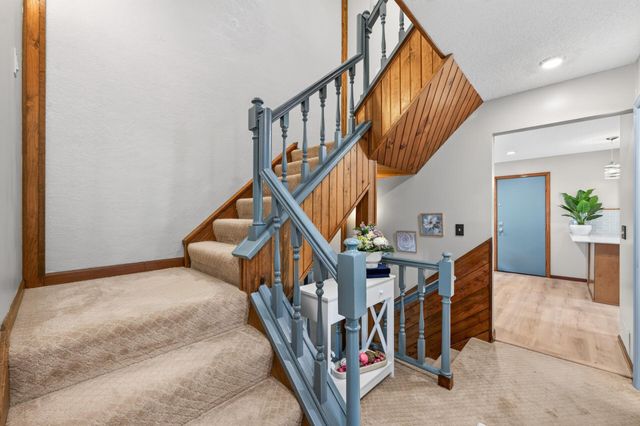 18425 Harrogate Drive, Eden Prairie, MN 55346