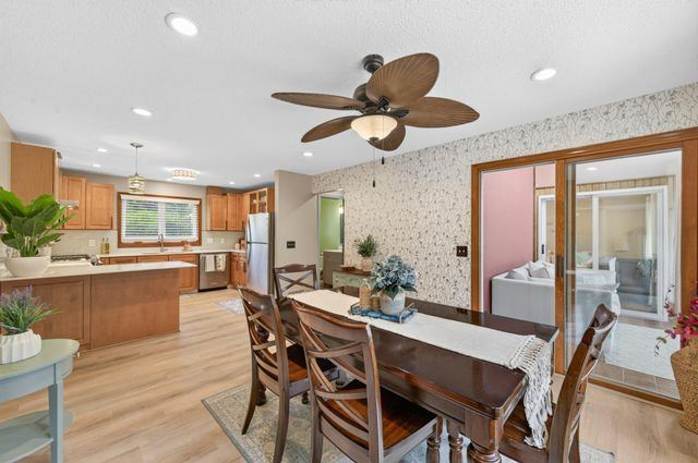 18425 Harrogate Drive, Eden Prairie, MN 55346