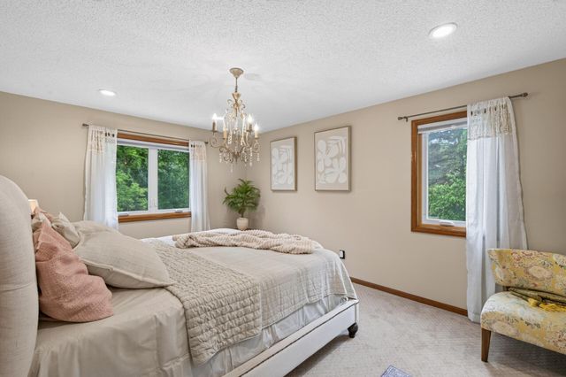 18425 Harrogate Drive, Eden Prairie, MN 55346