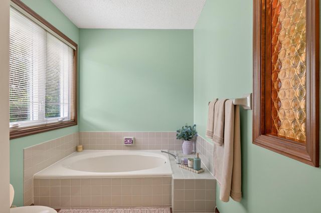 18425 Harrogate Drive, Eden Prairie, MN 55346