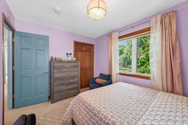 18425 Harrogate Drive, Eden Prairie, MN 55346