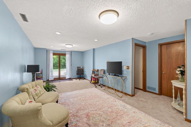18425 Harrogate Drive, Eden Prairie, MN 55346
