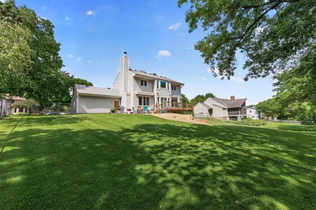 18425 Harrogate Drive, Eden Prairie, MN 55346