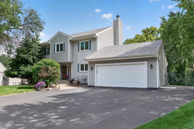 18425 Harrogate Drive, Eden Prairie, MN 55346