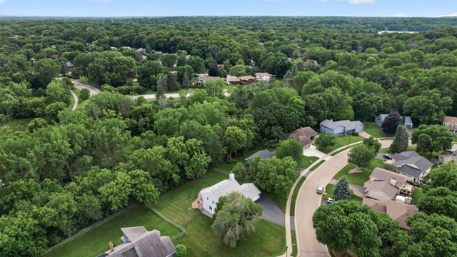 18425 Harrogate Drive, Eden Prairie, MN 55346