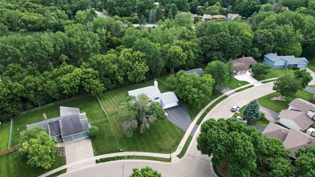 18425 Harrogate Drive, Eden Prairie, MN 55346