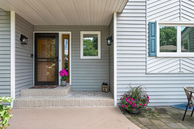 18425 Harrogate Drive, Eden Prairie, MN 55346