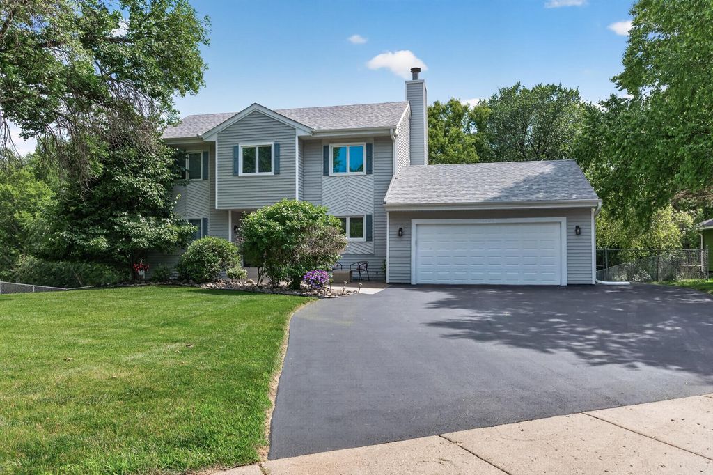 18425 Harrogate Drive, Eden Prairie, MN 55346 — photo 4