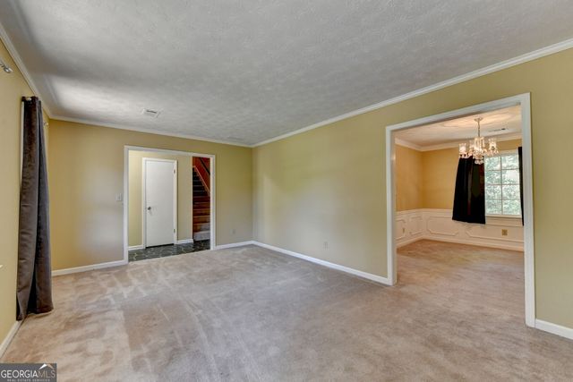 567 Planters Row SW, Lilburn, GA 30047