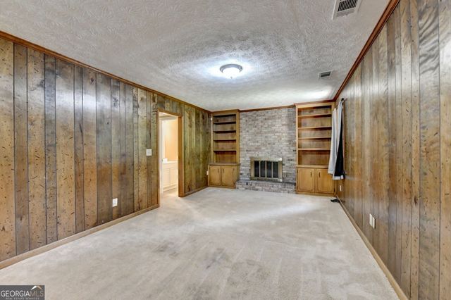 567 Planters Row SW, Lilburn, GA 30047