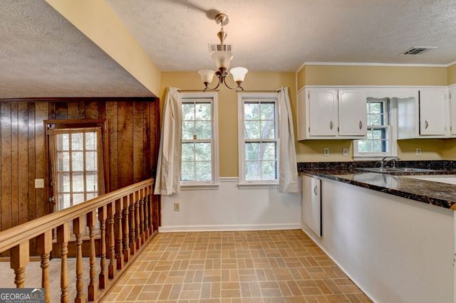 567 Planters Row SW, Lilburn, GA 30047