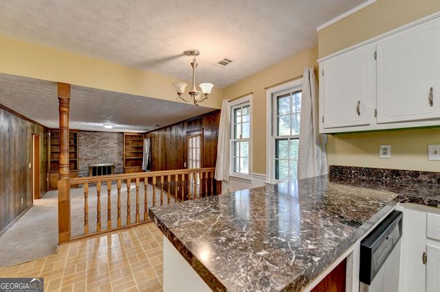 567 Planters Row SW, Lilburn, GA 30047
