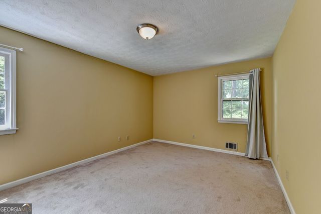 567 Planters Row SW, Lilburn, GA 30047