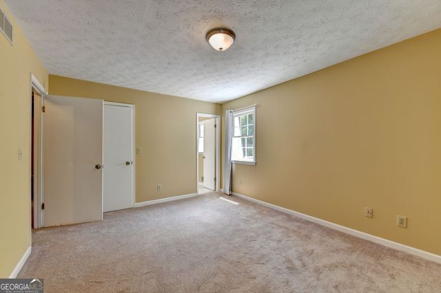 567 Planters Row SW, Lilburn, GA 30047