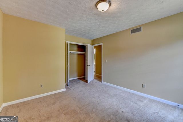 567 Planters Row SW, Lilburn, GA 30047