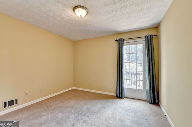 567 Planters Row SW, Lilburn, GA 30047