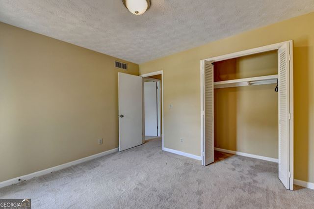 567 Planters Row SW, Lilburn, GA 30047