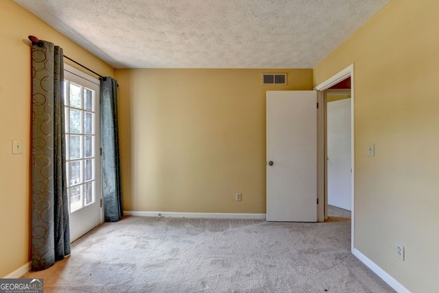 567 Planters Row SW, Lilburn, GA 30047