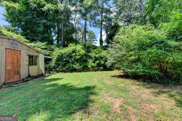 567 Planters Row SW, Lilburn, GA 30047