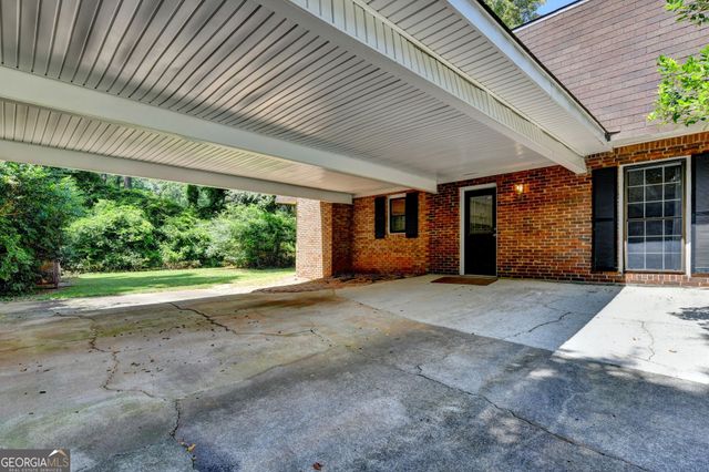 567 Planters Row SW, Lilburn, GA 30047