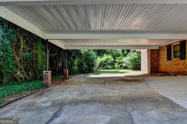 567 Planters Row SW, Lilburn, GA 30047