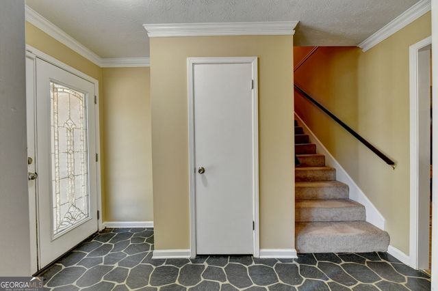 567 Planters Row SW, Lilburn, GA 30047