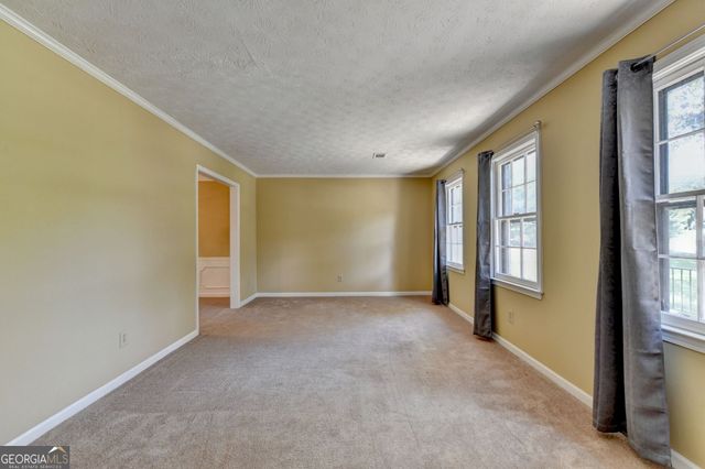 567 Planters Row SW, Lilburn, GA 30047