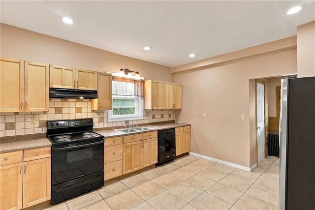 4423 West Mountain View Drive, Lehigh Twp, PA 18088