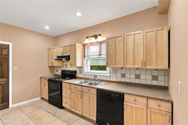 4423 West Mountain View Drive, Lehigh Twp, PA 18088