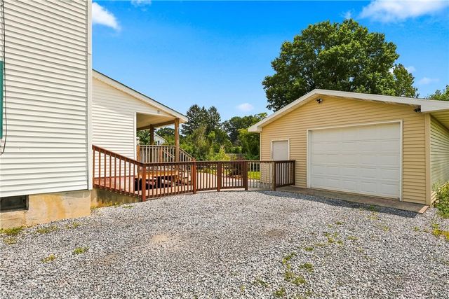 4423 West Mountain View Drive, Lehigh Twp, PA 18088
