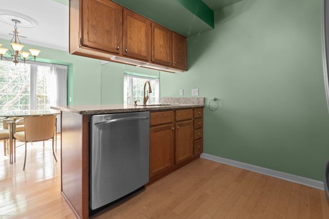 1645 Huntington Park, Rochester Hills, MI 48309